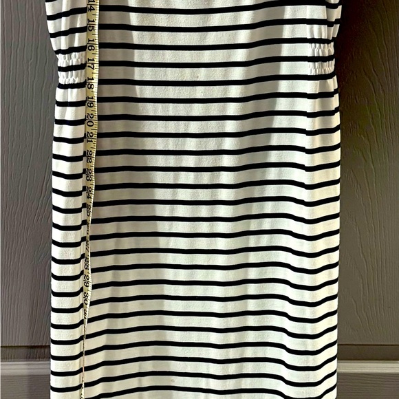 Jumper dress, T-shirt material, soft and comfortable elastic cinched waist. - Picture 5 of 8